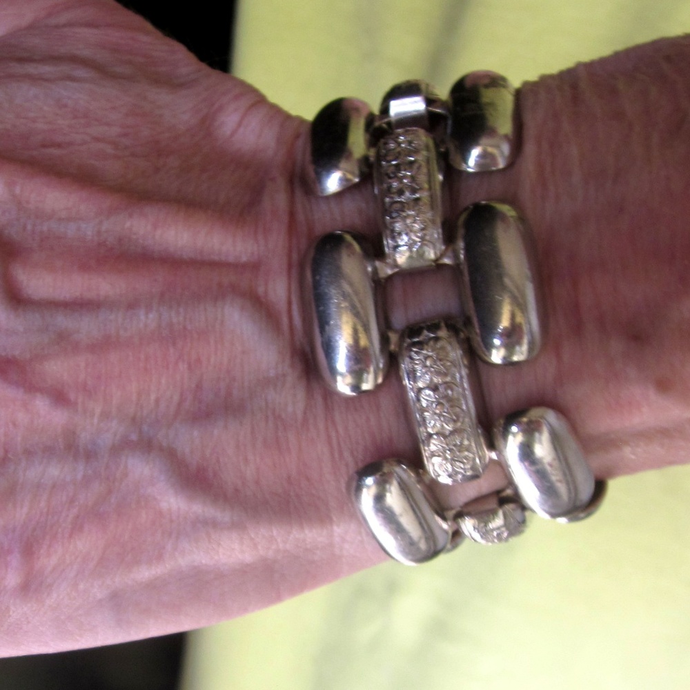Rhinestone small sized bracelet & large sized ring